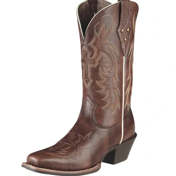 Ariat Yukon brown Legend Spirt boots, bradded cross design on toes. - Picture 3 of 14